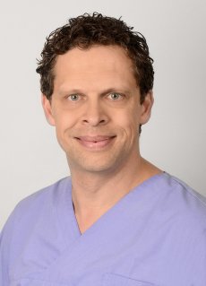 MKG-Chirurg Dr. Dr. Dirk Arras